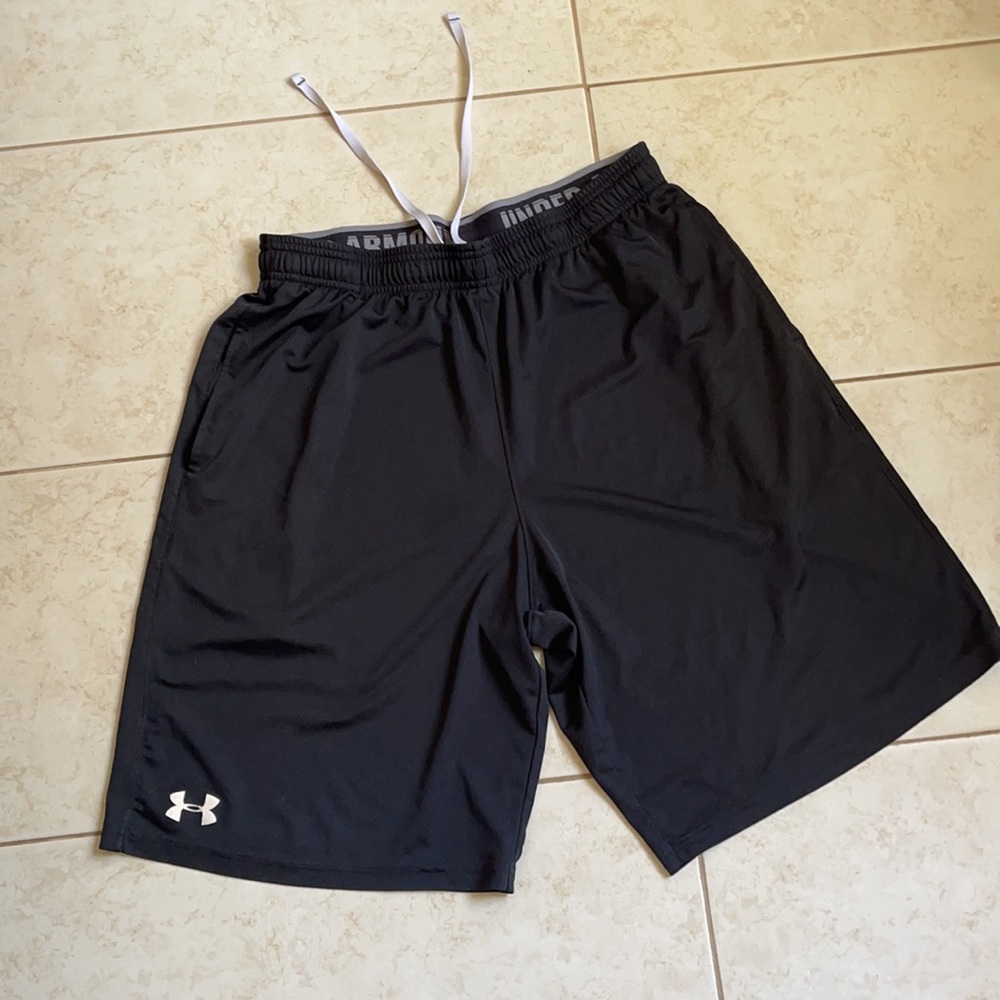 Under armour Basketball Shorts- large